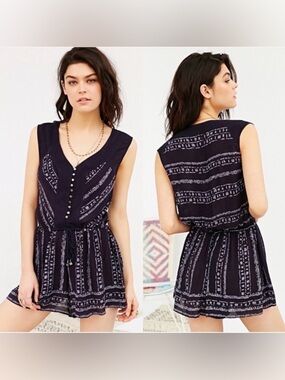 Urban Outfitters Ecote Magdalena Romper Navy size large